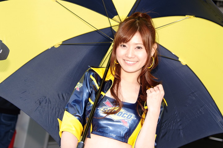 スターティンググリッド: キャンギャルその１