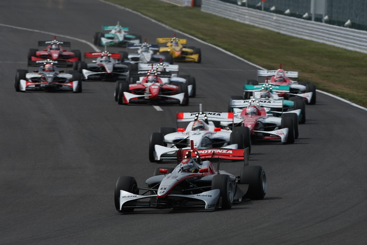 37周の決勝レースがスタートした