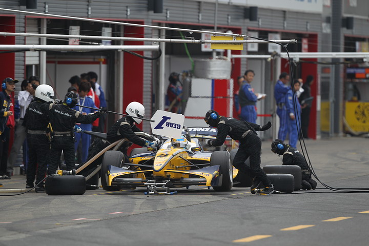 フリー走行2回目: 2位は石浦宏明（ルマン）