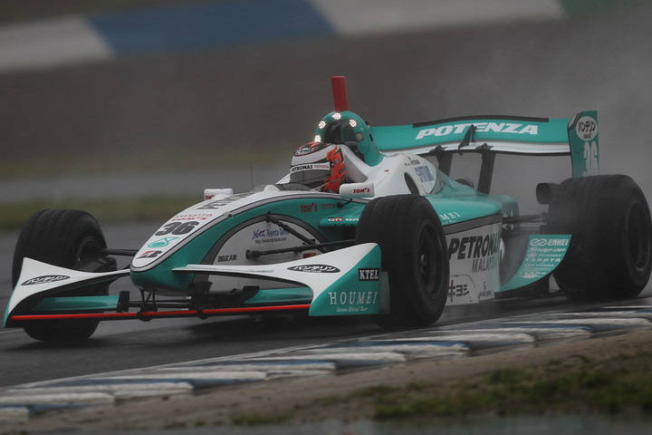 決勝3位は、アンドレ・ロッテラー（トムス）