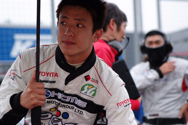 スターティンググリッド: 平中克幸（KCMG）