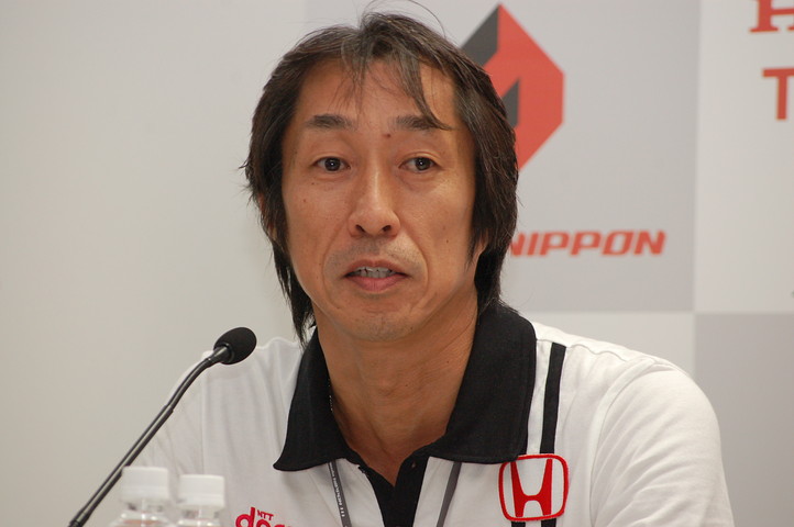 決勝記者会見: 優勝チーム監督の村岡潔氏（ダンデライアン）