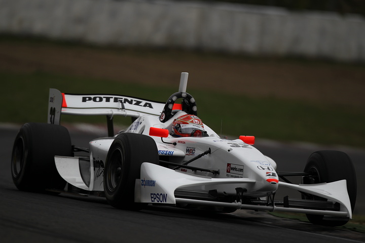 フリー走行1回目: 3位は小暮卓史（ナカジマ）