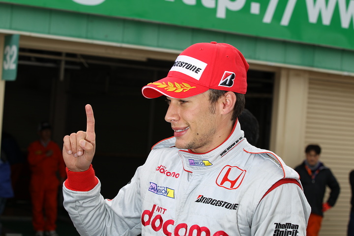 ポールポジションを決めたロイック・デュバル（ダンデライアン）