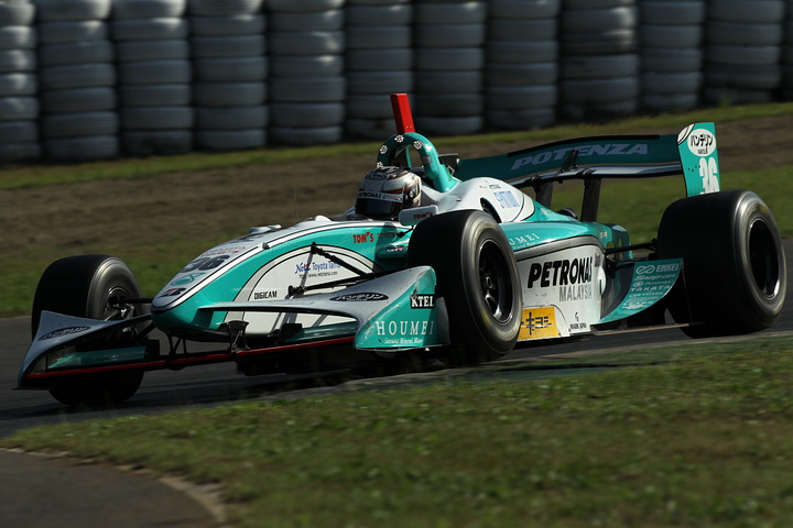 決勝3位は、アンドレ・ロッテラー（トムス）