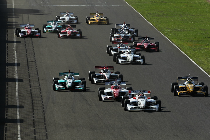 62周の決勝レースがスタートした