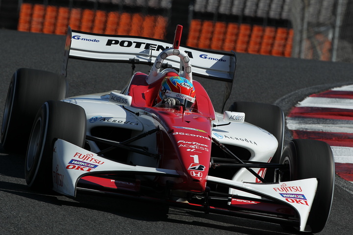 フリー走行1回目、2位はロイック・デュバル（ダンデライアン）