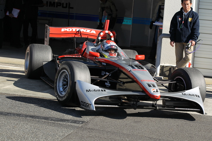 フリー走行2回目: ピットロードのジョアオ・パオロ・デ・オリベイラ（インパル）