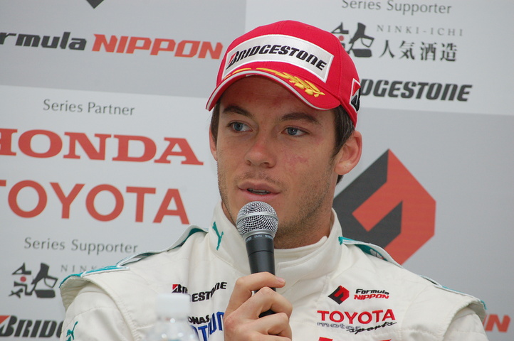 予選記者会見: ポールポジションのアンドレ・ロッテラー（トムス）