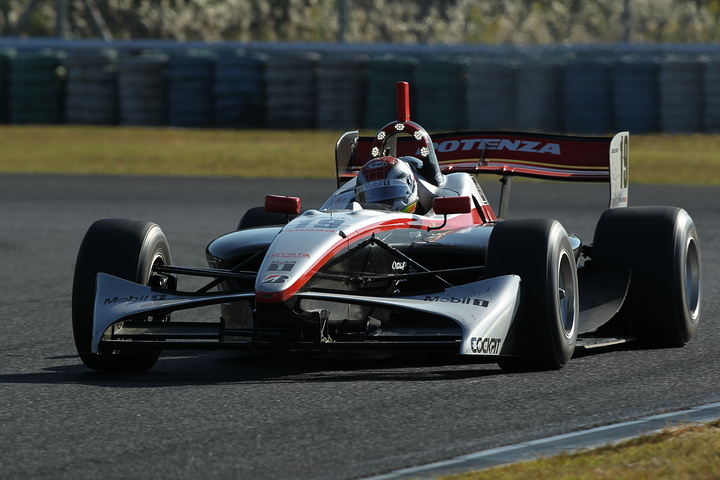 決勝2位は、ジョアオ・パオロ・デ・オリベイラ（インパル）