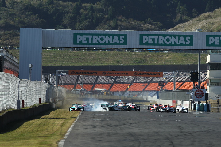 大波乱のスタートシーン #2