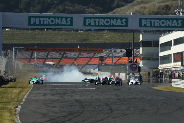 大波乱のスタートシーン #4