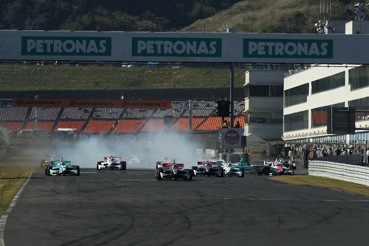 大波乱のスタートシーン #5