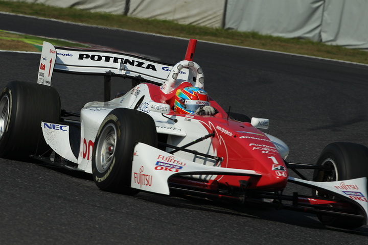 第1レースポールポジション、第2レース4位のロイック・デュバル（ダンデライアン）