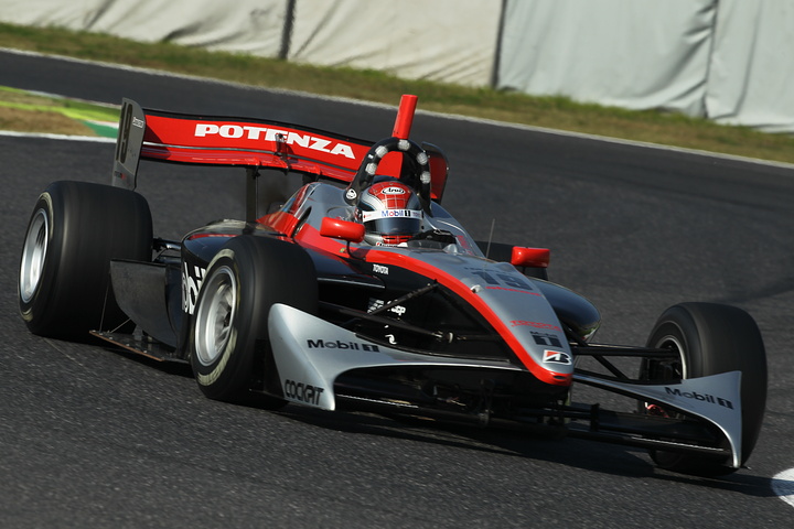 第1レース2位、第2レースポールポジションのジョアオ・パオロ・デ・オリベイラ（インパル）