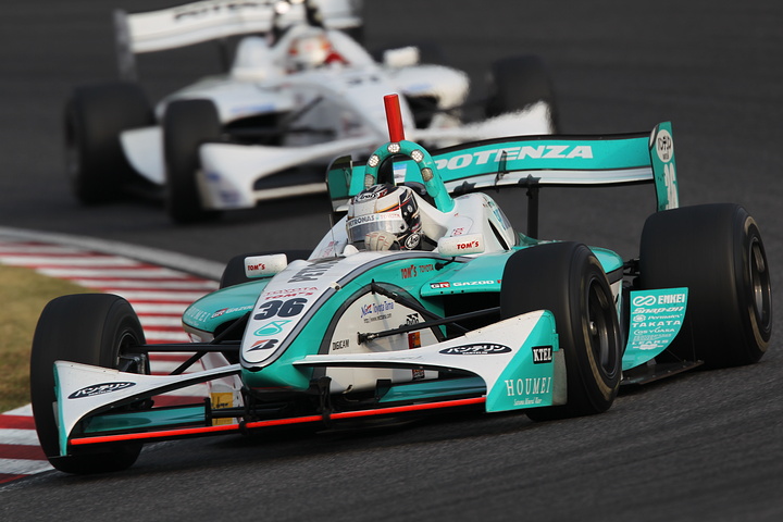 第2レース決勝: 2位はアンドレ・ロッテラー（トムス）でシリーズも2位に