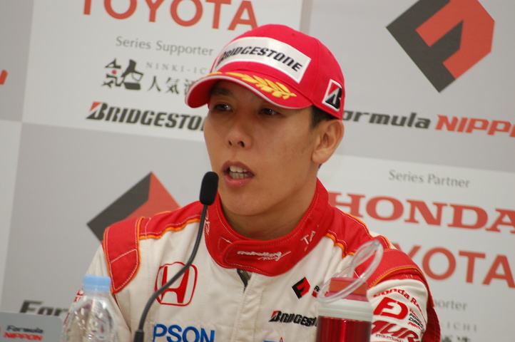 第2レース決勝記者会見: 3位は小暮卓史（ナカジマ）