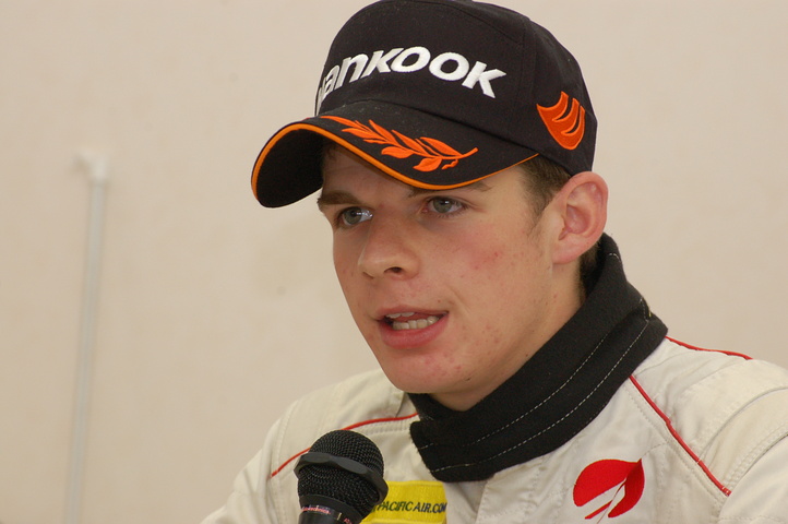 決勝記者会見: Nクラス3位はギャリー・トンプソン（アチーブメント）