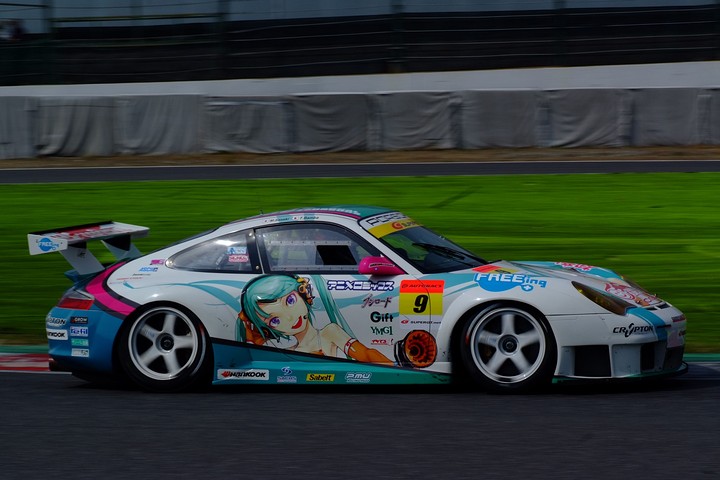 2010年度SUPER GT参戦マシンLineup(GT300): CarNo.9 初音ミク X GSRポルシェ（番場琢／佐々木雅弘組）