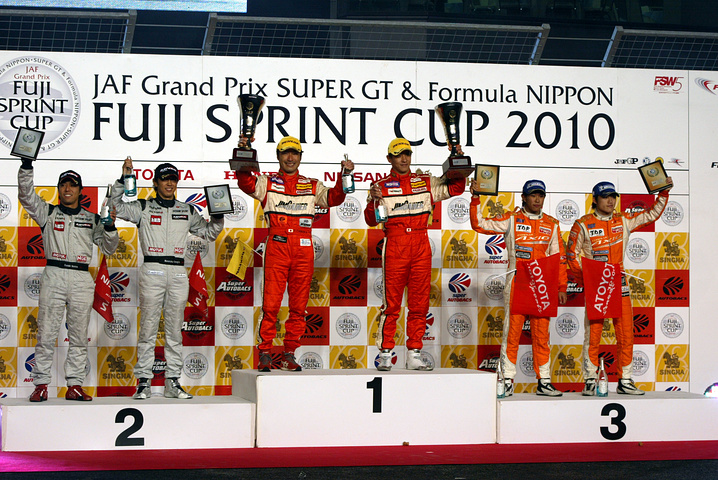 JAFGP、GT300クラス総合のチーム表彰式