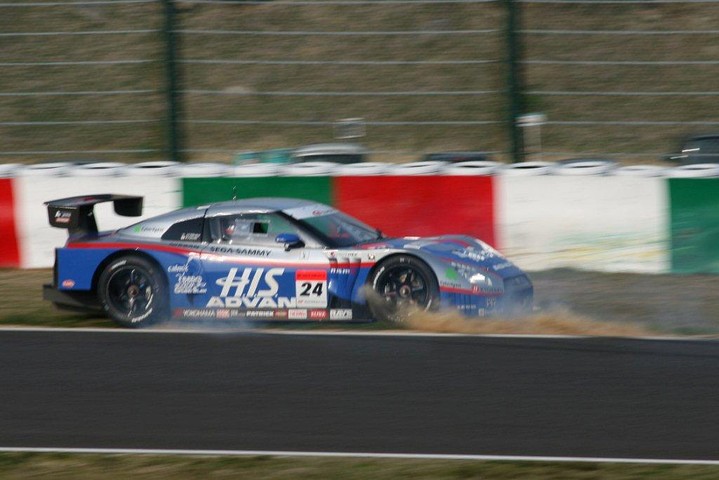 ノックダウン予選: セッション2でクラッシュするジョアオ・パオロ・デ・オリベイラ #1