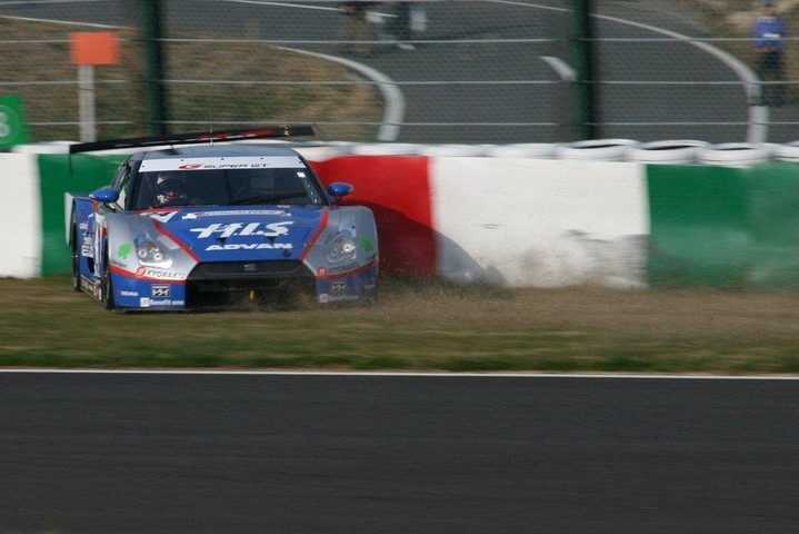 ノックダウン予選: セッション2でクラッシュするジョアオ・パオロ・デ・オリベイラ #2