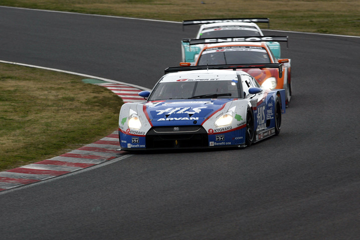 GT500クラス優勝は、HIS ADVAN KONDO GT-R（JP.オリベイラ／安田裕信組）で昨年に続き開幕戦2連勝