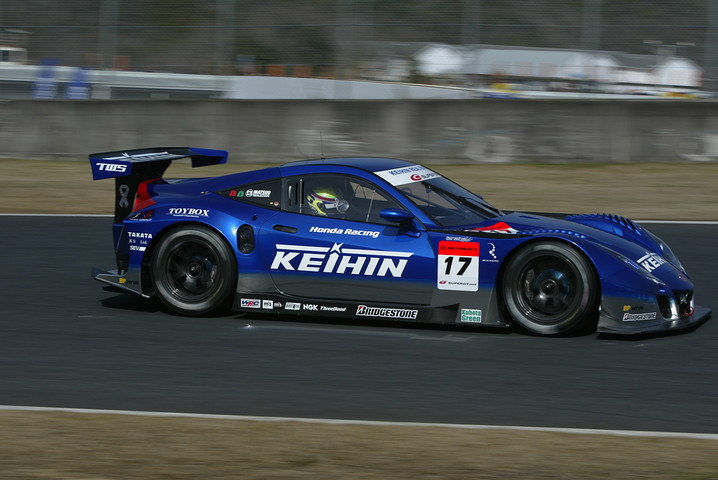 昨日クラッシュしたKEIHIN HSV-010（金石年弘／塚越広大組）も朝のフリー走行に姿を見せた