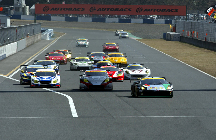 GT300クラスのスタートシーン
