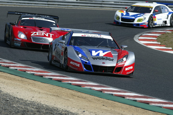 GT500クラス優勝はポールトゥウインでウイダーHSV-010（小暮卓史／ロイック・デュバル組）