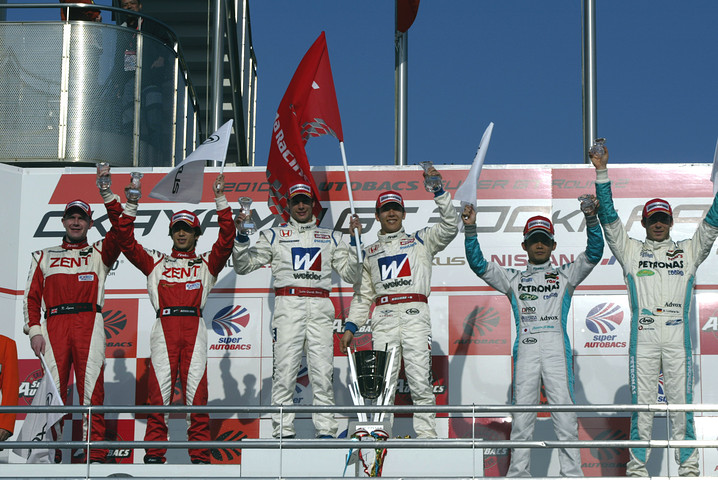 GT500クラスの暫定表彰式