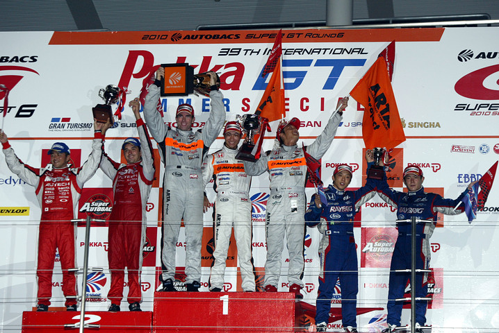 GT500クラスの暫定表彰式