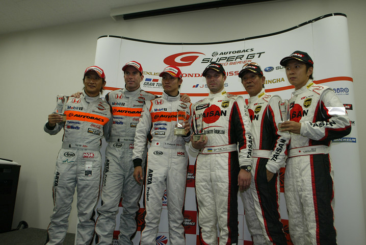 公式予選記者会見: 各クラスのポールシッター