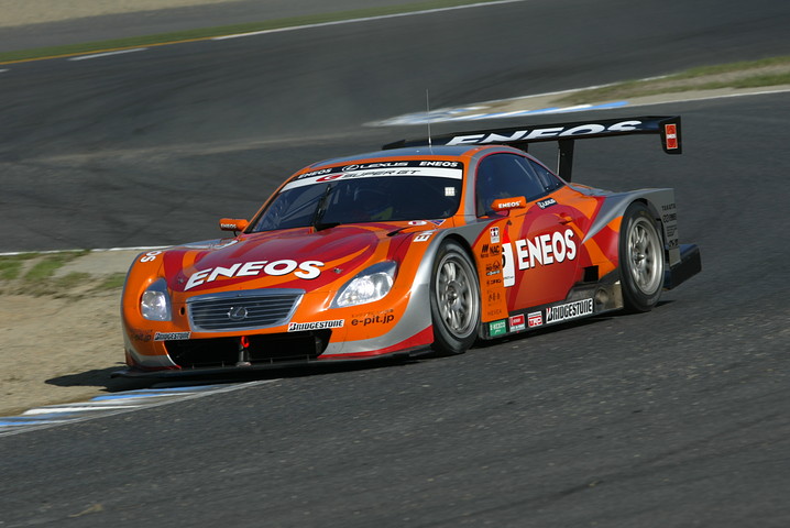 公式予選1回目の500クラストップは、ENEOS SC430（伊藤大輔／ビヨン・ビルドハイム組）