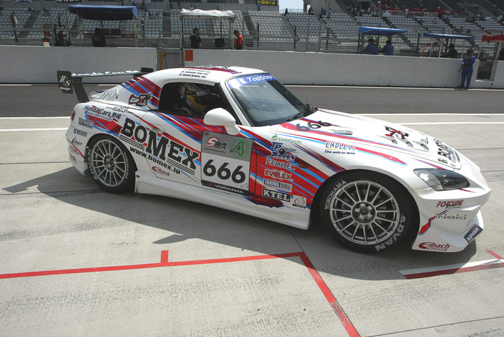 決勝日朝のフリー走行でＳＴ4クラストップタイムは、BOMEX with CarXs S2000