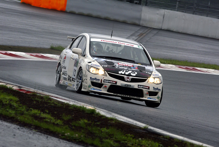 フリー走行ST4クラストップタイムは、無限CIVIC SSR TEIN ATS ENDLESS PALLAS（松井隆幸／久保宣夫／森山鉄也組）