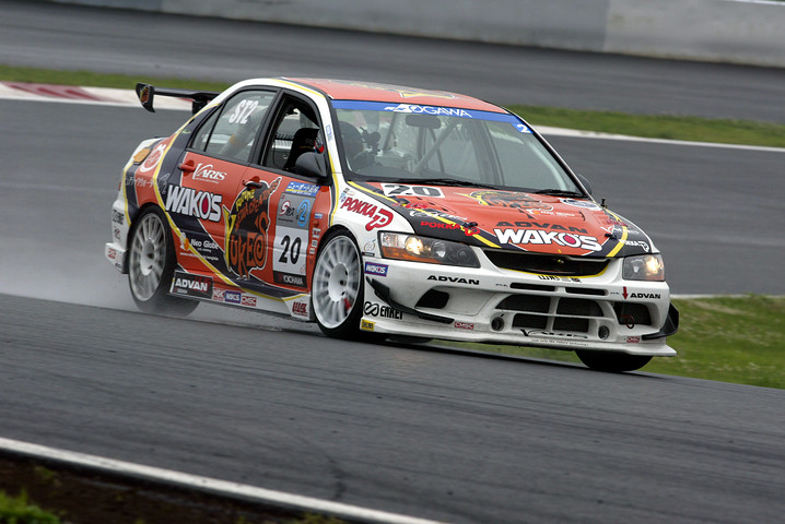 ST2クラスのポールポジションは、RSオガワADVANランサー（大橋正澄／阪口良平／花岡翔太組）	