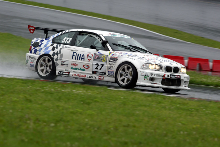 ST3クラス優勝は、FINA ADVAN BMW M3（伊橋勲／廣田秀機／三沢伸輔組）