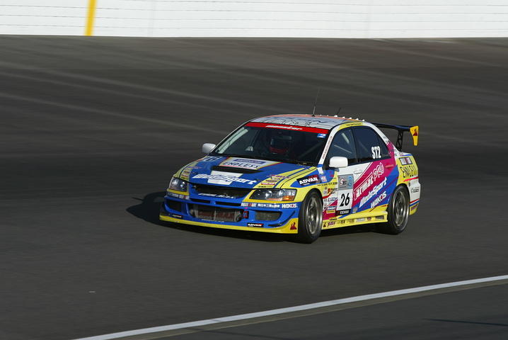 ST2クラス第1レース優勝は、 エンドレスアドバンウエッズランサー（朝倉貴志／井尻薫組）