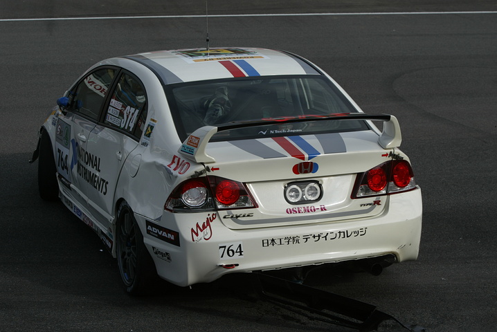 ナショナルインスツルメンツEVO/FD2がクラッシュ