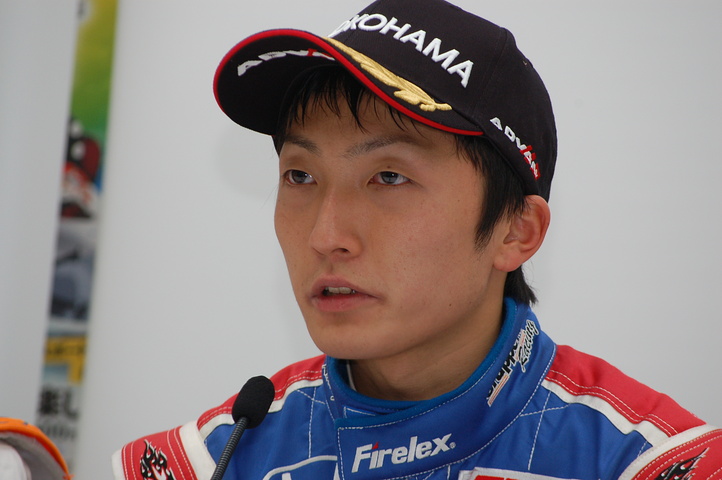 決勝記者会見: Nクラス優勝の野尻智紀（HDFP）