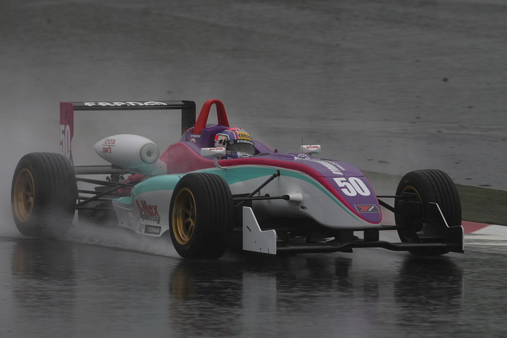 公式予選: Cクラス予選3位は関口雄飛（B-MAX）