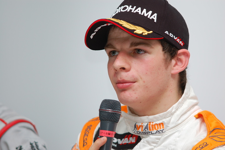 決勝記者会見: Nクラス決勝2位のギャリー・トンプソン（KCMG）