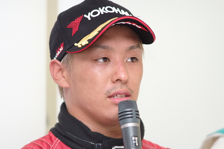 決勝記者会見: Cクラス決勝2位の関口雄飛（B-MAX）