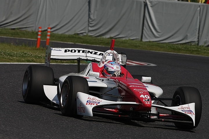 2011 Formula NIPPON Driver Lineup No.40 伊沢拓也（DOCOMO TEAM DANDELION RACING ）