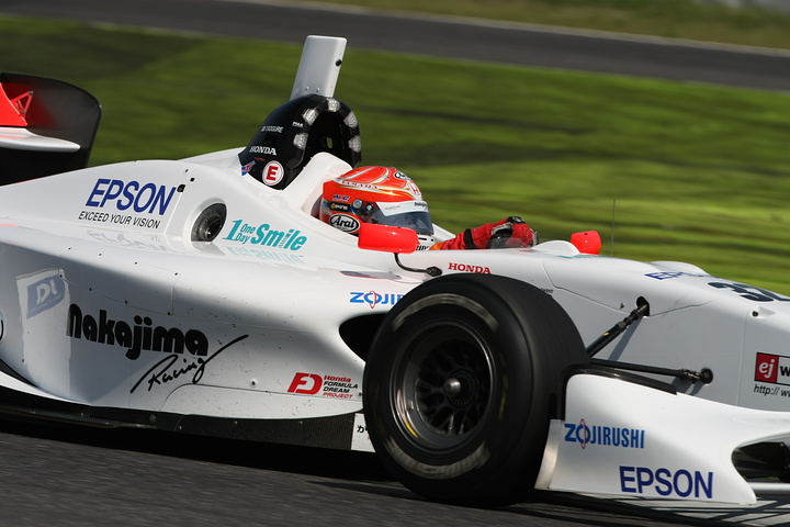 フリー走行2回目: 2位は小暮卓史（ナカジマ）