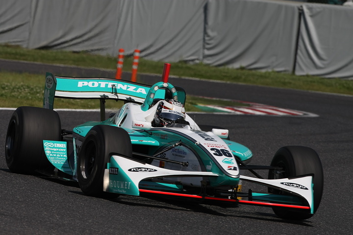 フリー走行2回目: 3位は、アンドレ・ロッテラー（トムス）