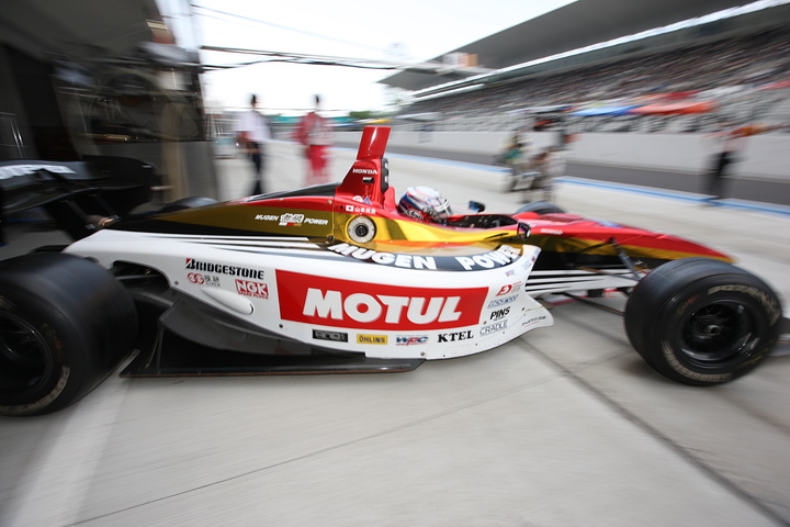 ノックアウト予選に出撃する山本尚貴（無限）