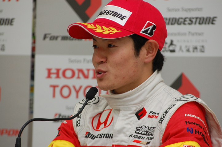 公式記者会見: 初ポールポジションの山本尚貴（無限）