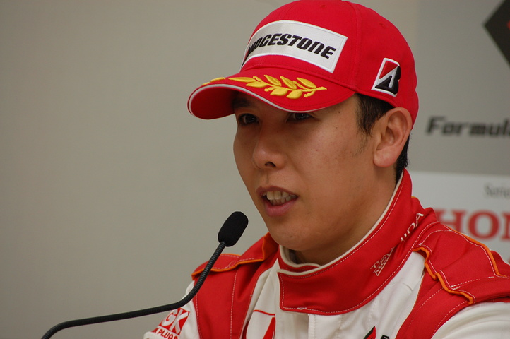 公式記者会見: 予選2位の小暮卓史（ナカジマ）